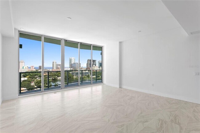 Building Photo - 777 3rd Ave N
