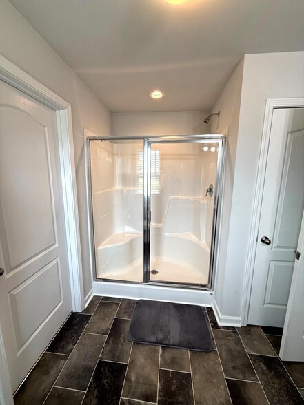 Master Bathroom - 255 Fire Ln