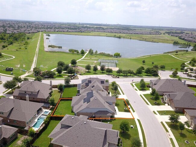 Building Photo - 3307 Columbus Way