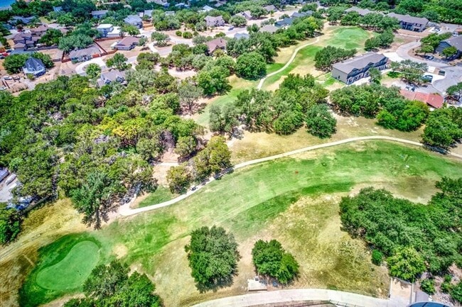 Building Photo - 103 Comanche Dr