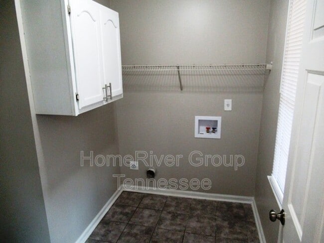 Building Photo - 6836 Spring River Rd