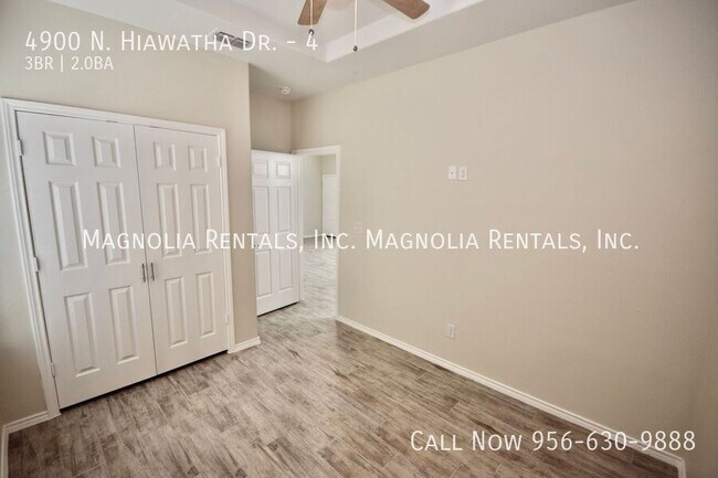 Building Photo - 4900 N Hiawatha Dr