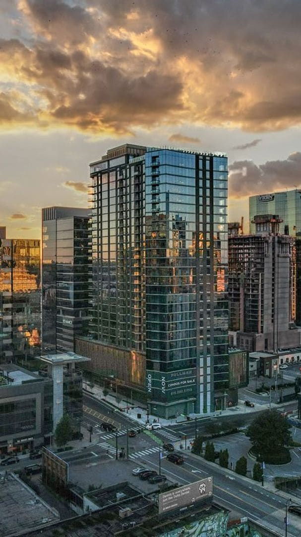 Building Photo - Luxury 1-Bedroom Condo in The Pullman – Do...