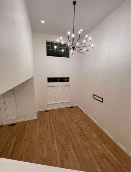 Building Photo - 792 S Aspen Pl