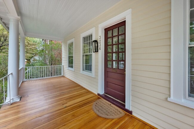 Building Photo - Classic Chevy Chase Charm in NW DC Availab...