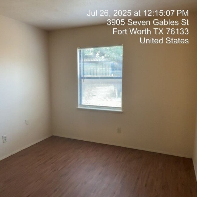 Building Photo - 3905 7 Gables St