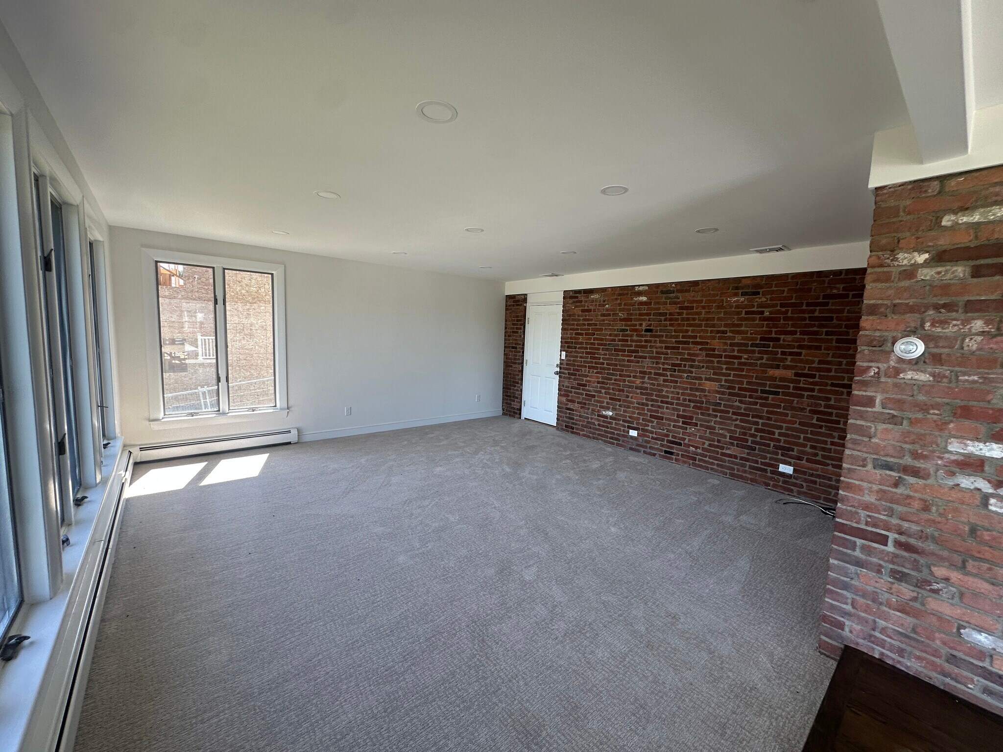 Building Photo - 446 Dudley Rd