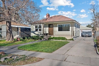 Building Photo - 840 W Montague Ave