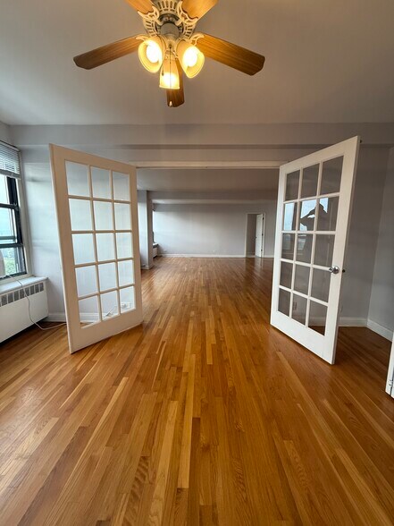 Building Photo - 4230 N Marine Dr
