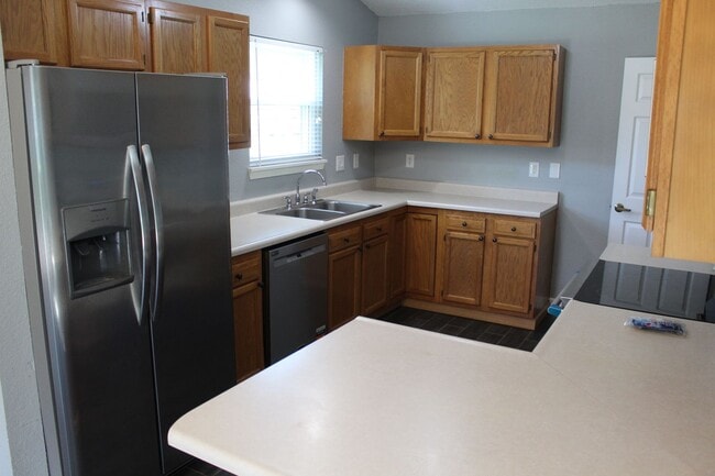 Building Photo - 612 Woodfield Cir