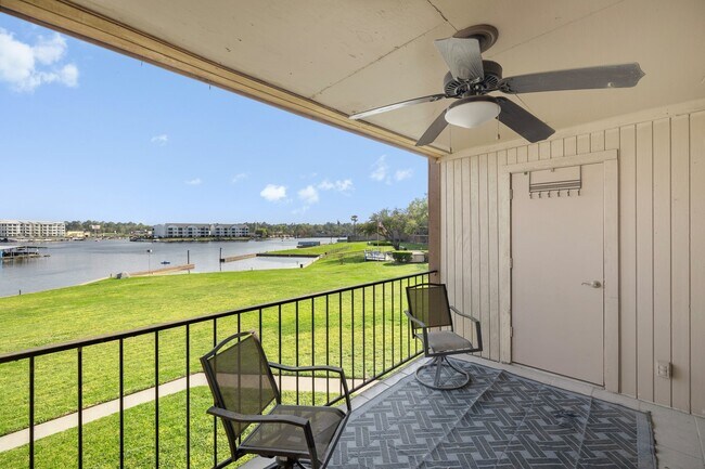 Building Photo - 15575 Marina Dr