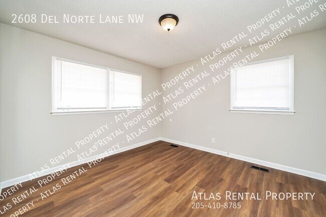 Building Photo - 2608 Del Norte Ln NW