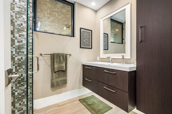 Building Photo - 77 Colgate Dr