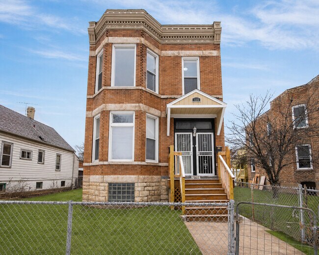 Building Photo - 7322 S Langley Ave