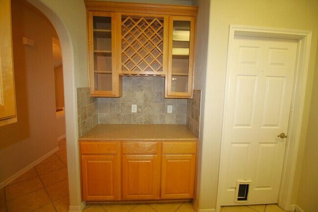 Building Photo - 2908 Tucson Dr