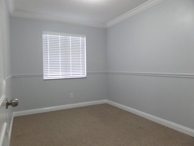 Building Photo - 2503 Seaside Dr