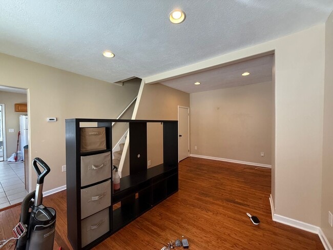 Building Photo - Charming 3 Bedroom, 1 Bath Home in the Swa...