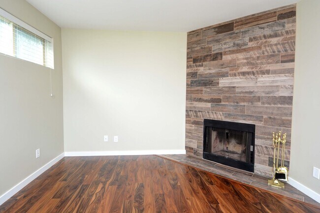 Building Photo - South Lake Union / Queen Anne Condo at The...