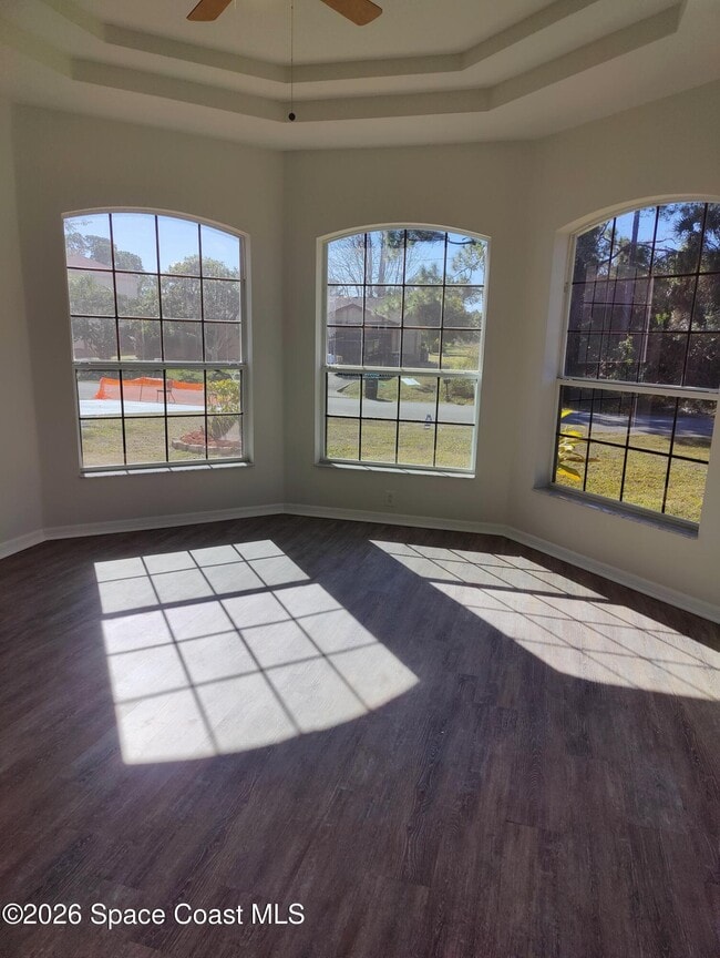 Building Photo - 219 Aladdin St NE