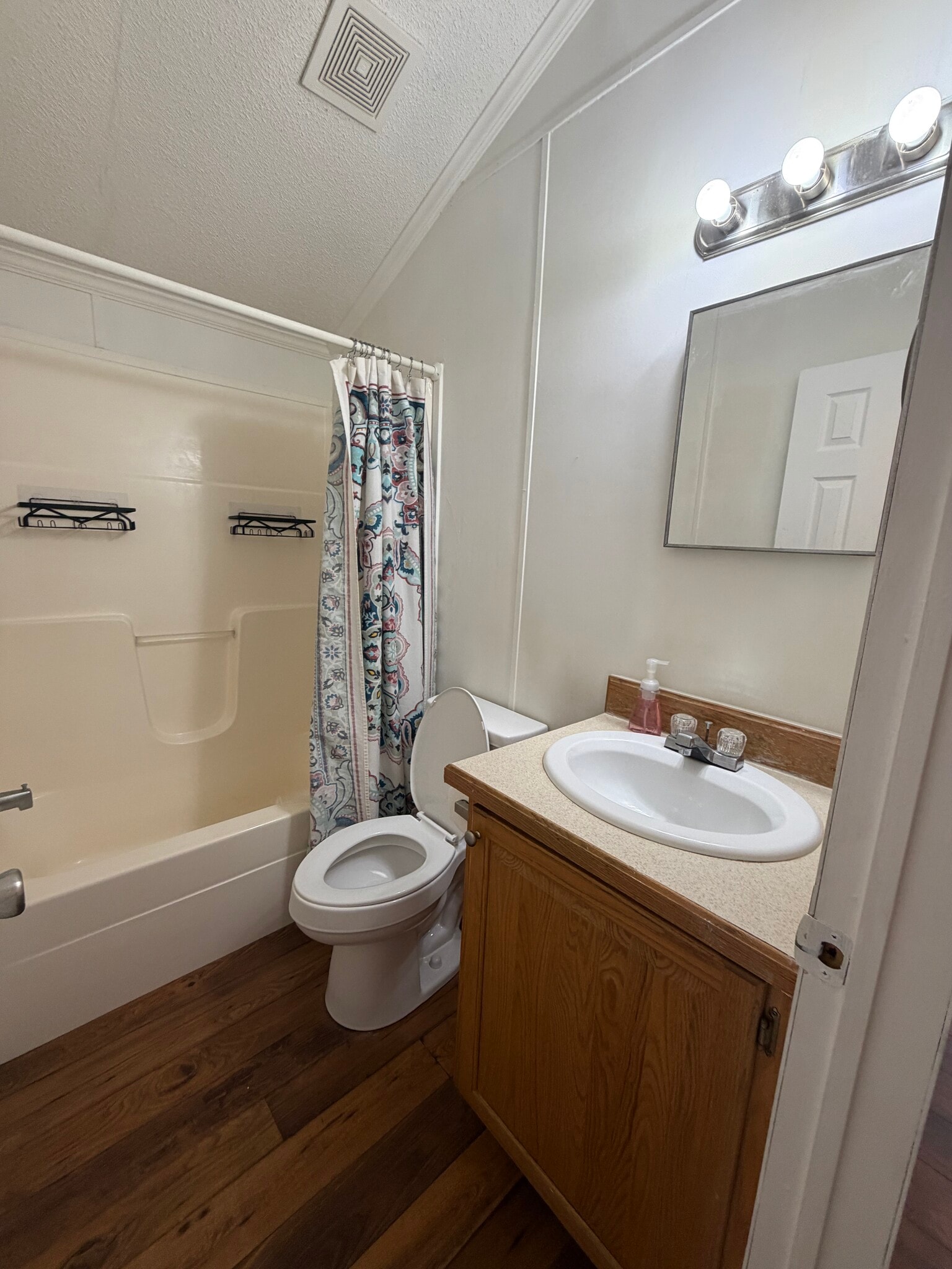 Building Photo - 2072 S Jefferson St