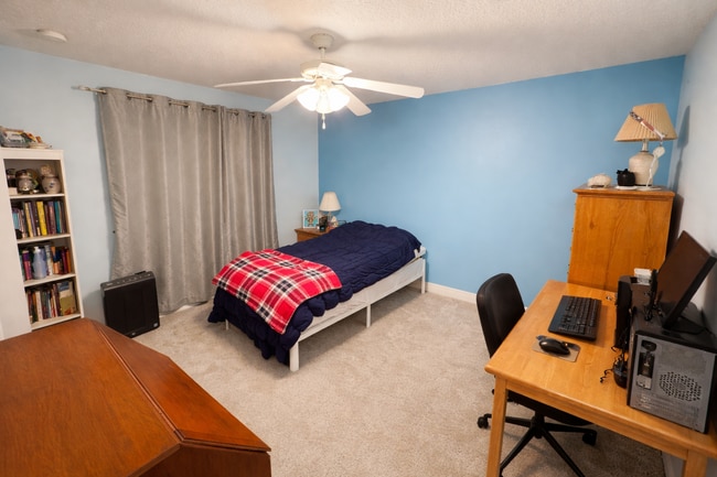 Building Photo - 2147 Auburn Lakes Dr