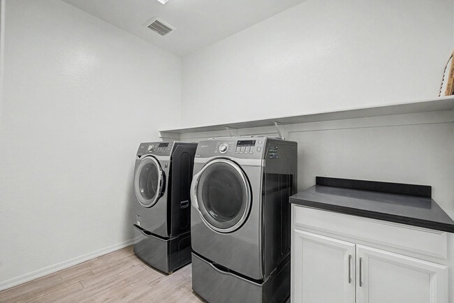 Building Photo - 17534 W Hadley St