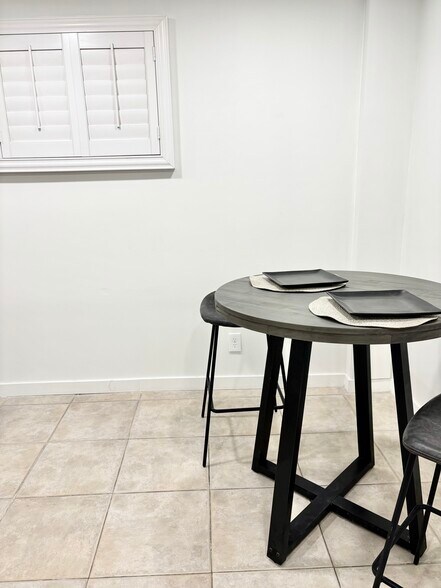 Building Photo - 9425 S Tramway Dr