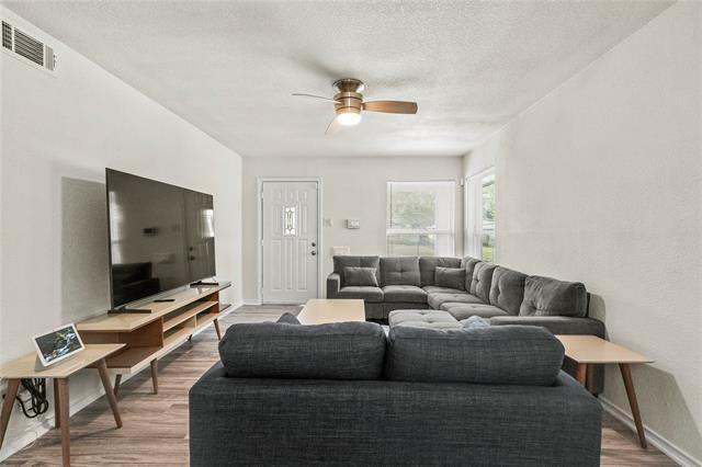 Building Photo - 2315 Housley Dr