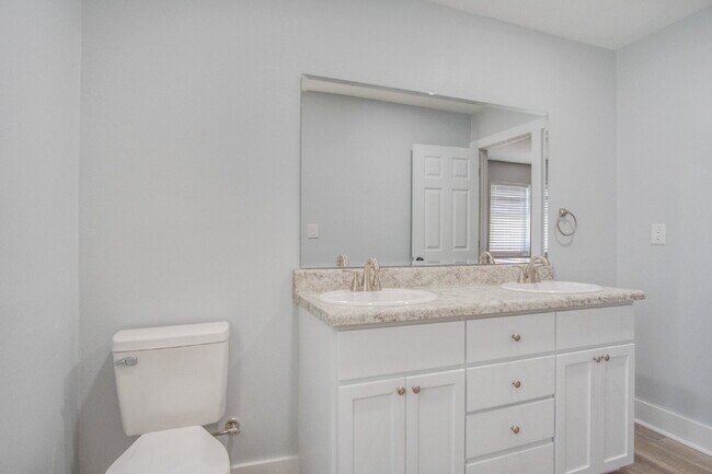 Building Photo - Completely Remodeled 3BR Home on Nearly an Acre with In-Ground Pool, Pool Service Included & Huge...