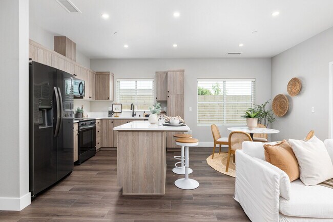 Building Photo - The Palms Luxury Condominiums
