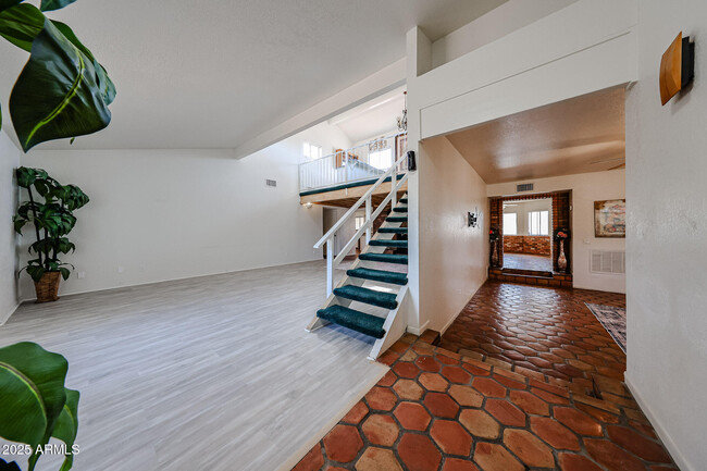 Building Photo - 8531 W Pinnacle Peak Rd