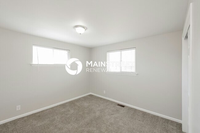 Building Photo - 4 Bedroom Pet-Friendly Home in DENVER, CO ...