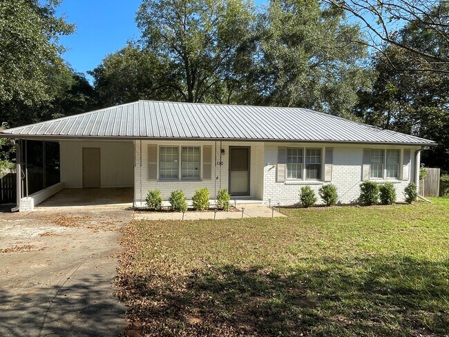 Primary Photo - 130 Derby St