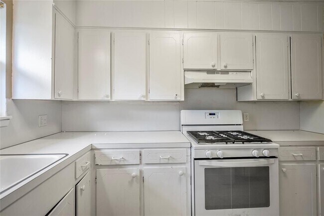 Building Photo - 3532 Midwest Dr