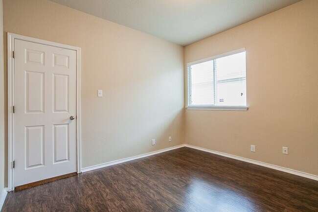 Building Photo - 5946 Pearl Pass