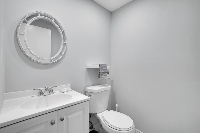 Building Photo - 646 Flanders N