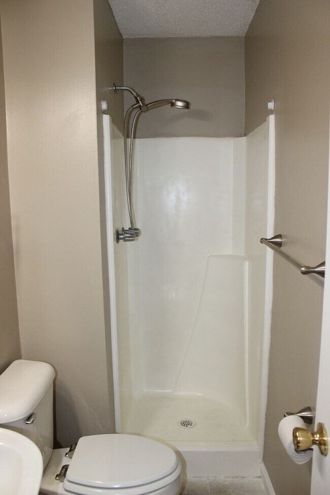 Building Photo - 101 Palmetta Dr