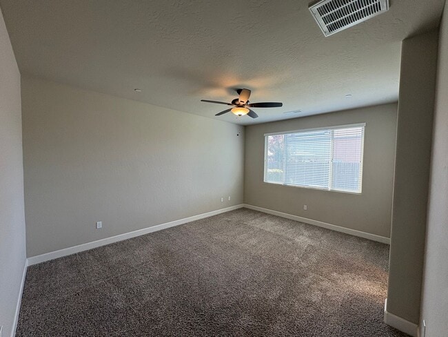 Building Photo - Lovely SE Tulare available now!