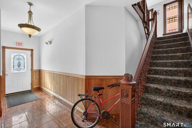 Building Photo - 245 Edwards St