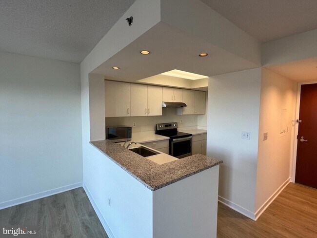 Building Photo - 1275 25th St NW