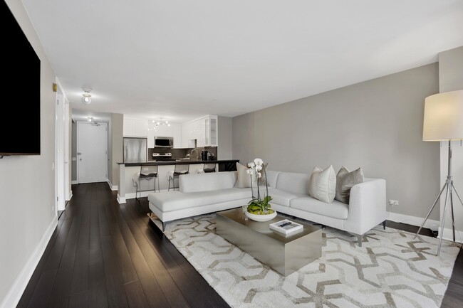 Building Photo - 30 E Huron St