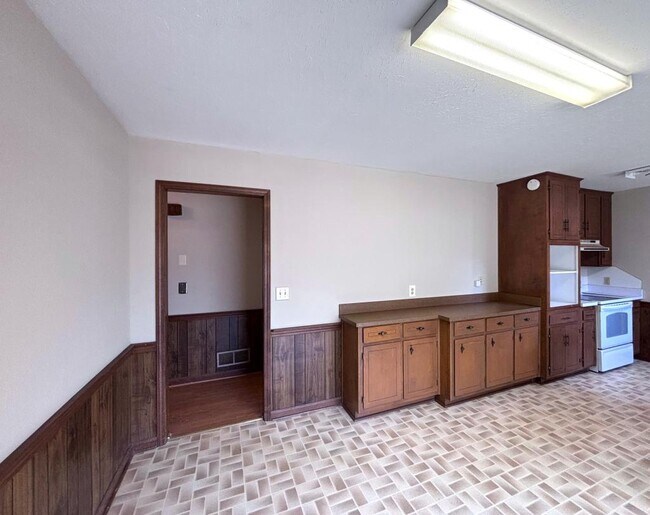 Building Photo - 3054 Poplar Springs Church Rd