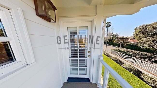 Building Photo - Beautiful Two-Level 5Bd 3.5Ba Home in Newport Beach