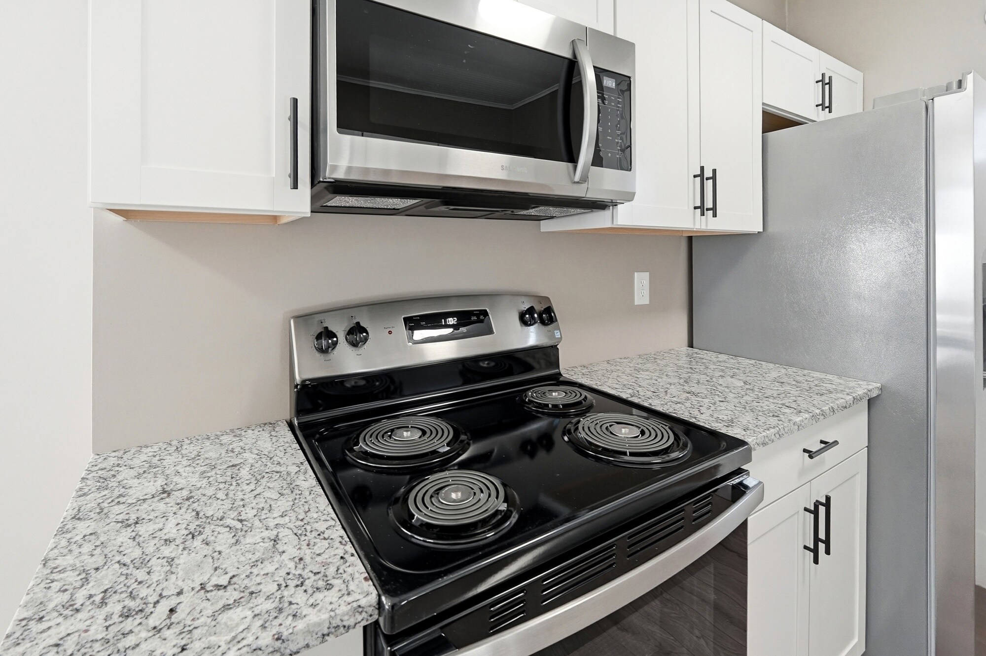 Building Photo - 2905 Robertson Ave