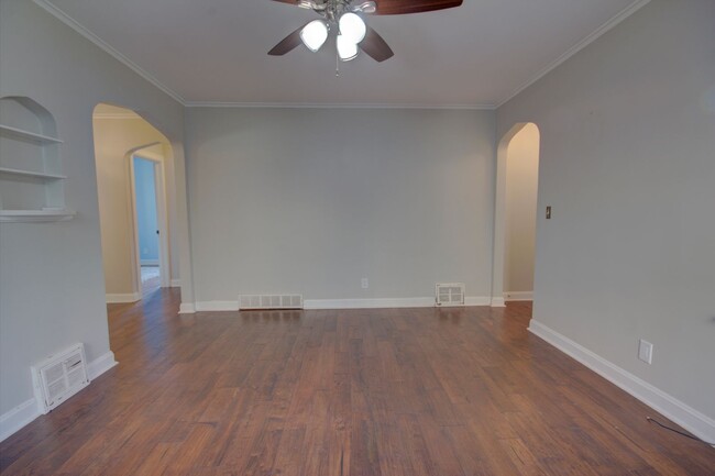 Building Photo - Cute 3 Bed Home