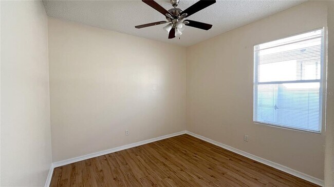 Building Photo - 534 Sunset View Dr