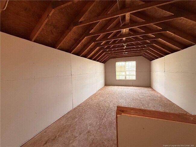 Building Photo - 105 Yasmine Dr