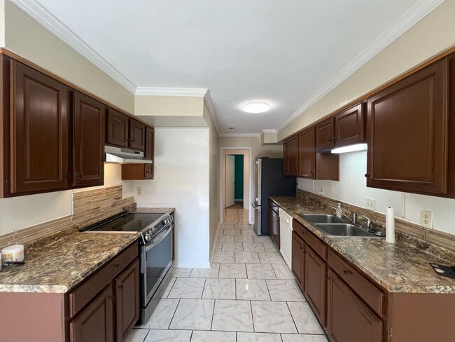 Building Photo - Great condo in great location