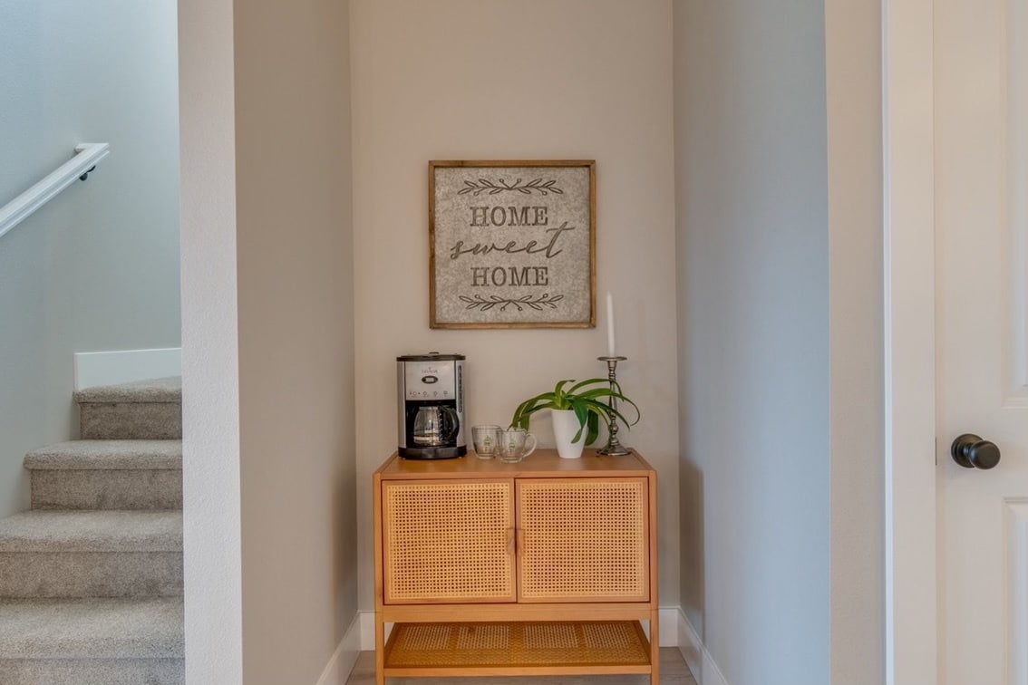 Building Photo - 1118 SW Dottie Ct