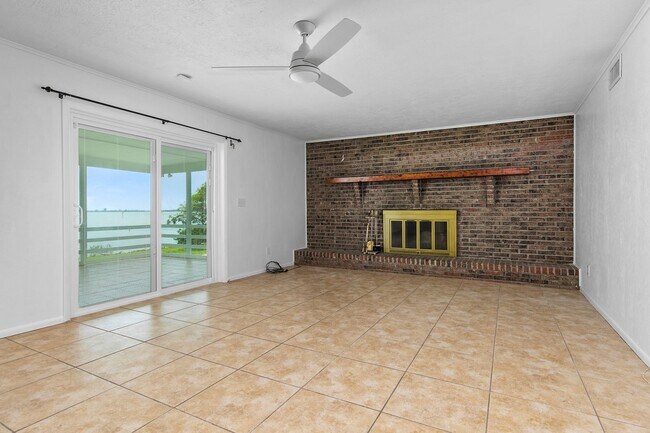 Building Photo - 7810 S Tropical Trail